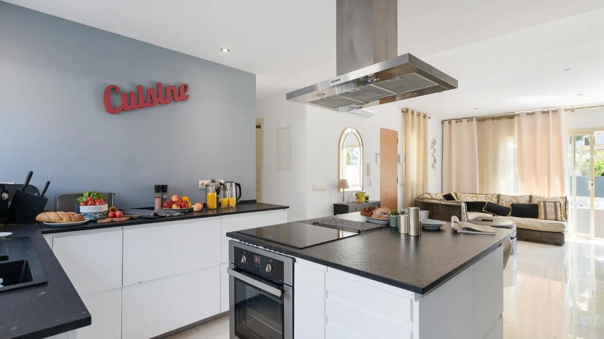 Stunning Holiday Home In Playa De Muro